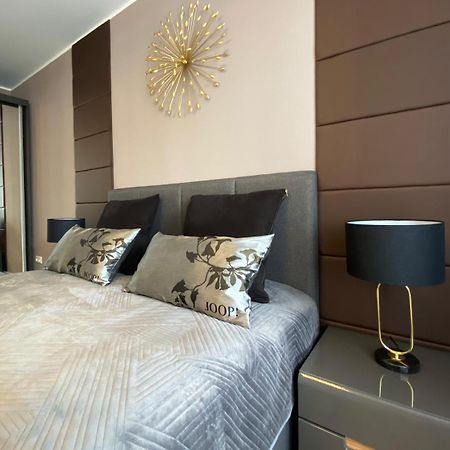 Luxus Apartment With Balcony ดอร์ทมุนด์ ภายนอก รูปภาพ